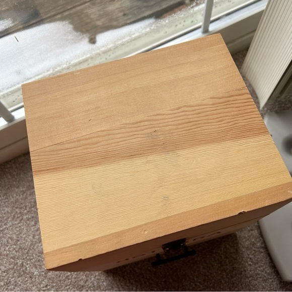 DoTerra Wooden Storage Box Holds 39 Oils and 14 Roller Case for Oil - Picture 8 of 14